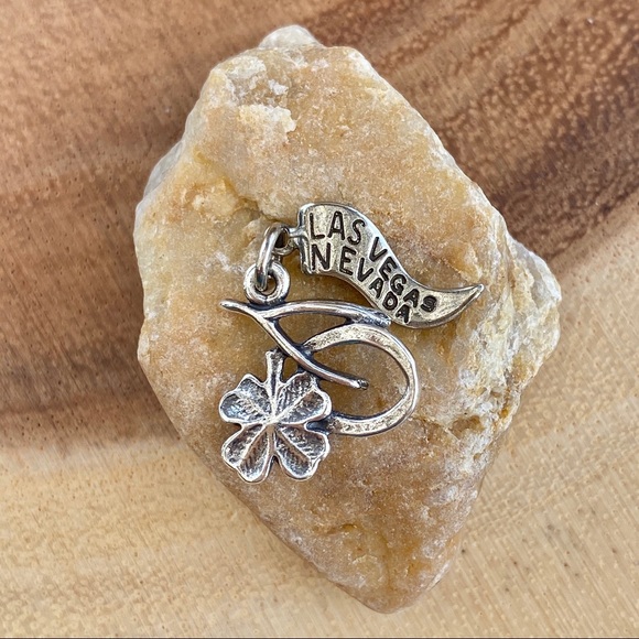 Vintage Jewelry - Vintage| Las Vegas Nevada Good Luck Charm Vintage Jewelry - Vintage| Las Vegas Nevada Good Luck Charm